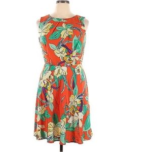 Tropical Dress with Stylish Tailoring